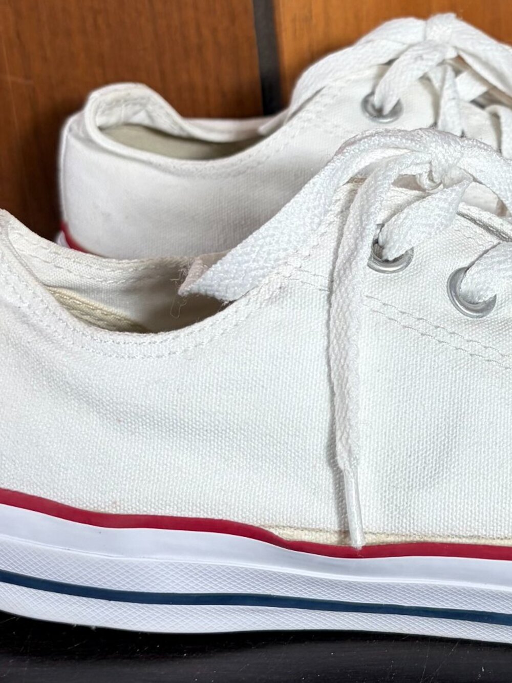 Converse Chuck Taylor All Star Low Top White Lace Up 7.5M 9.5W - See Pics